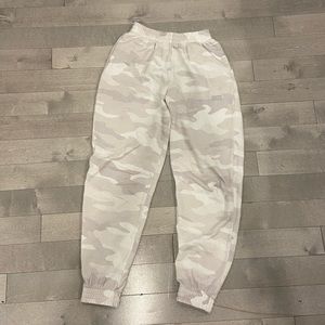 Victoria Secret Pink White Camo Joggers